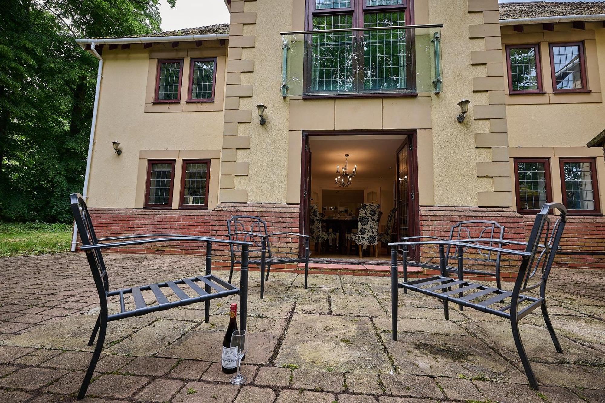 Spacious Home For Large Families And Contractors Wolverhampton Zewnętrze zdjęcie