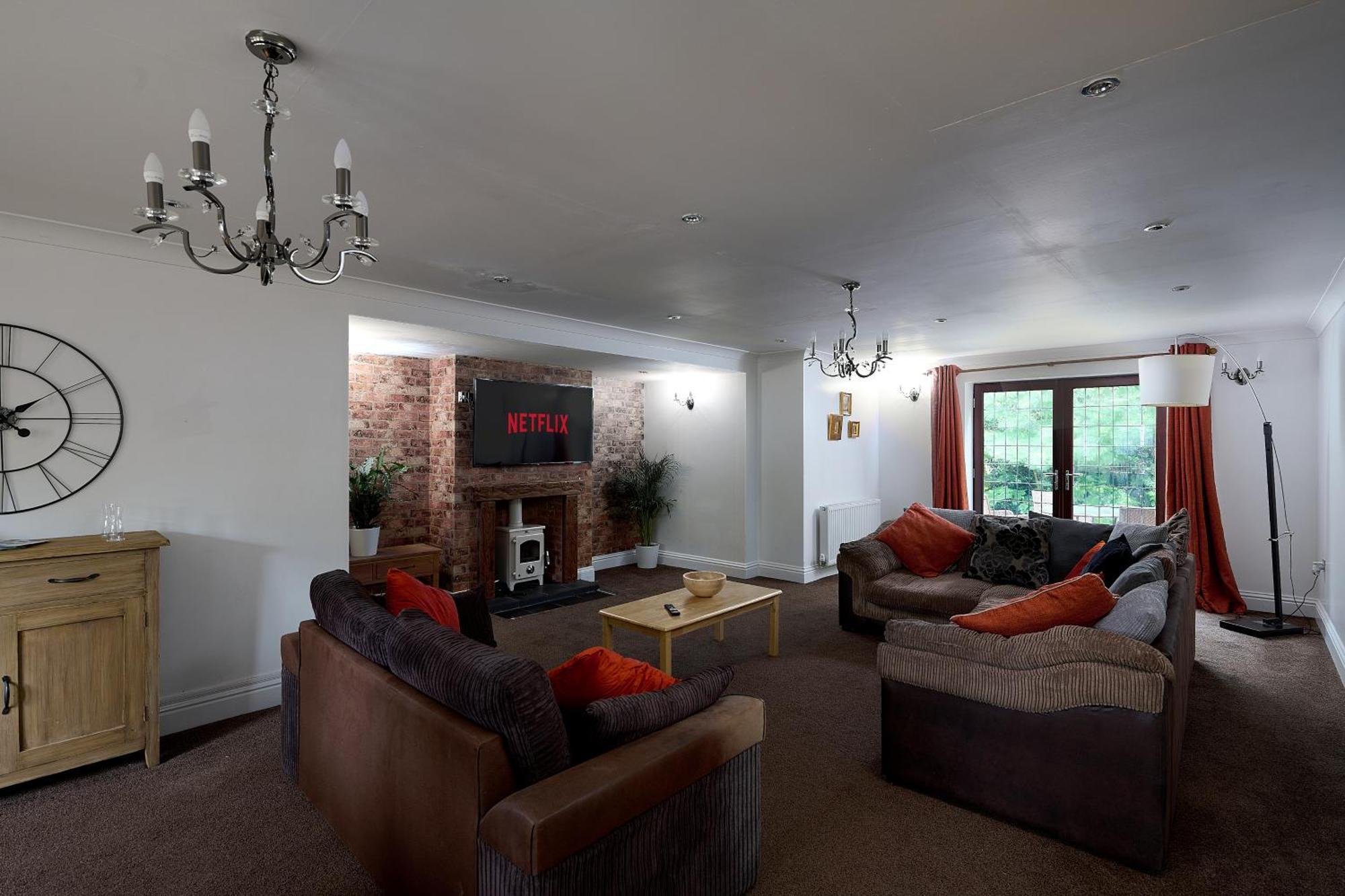 Spacious Home For Large Families And Contractors Wolverhampton Zewnętrze zdjęcie