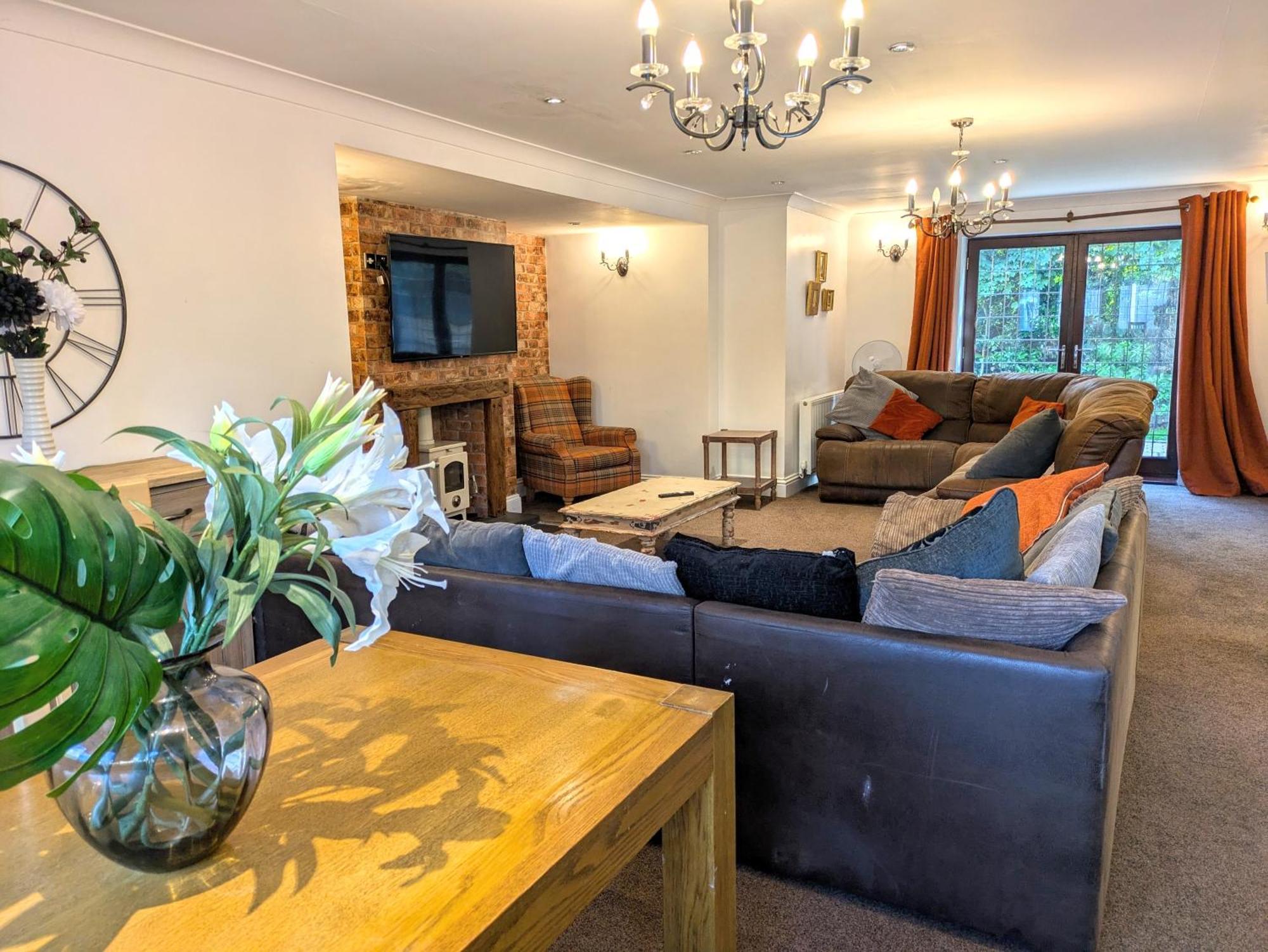 Spacious Home For Large Families And Contractors Wolverhampton Zewnętrze zdjęcie